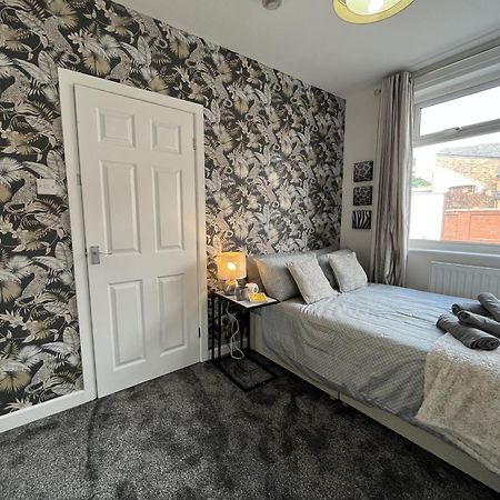 Modernised Central Wigan Townhouse Sleeps Up To 6 Εξωτερικό φωτογραφία