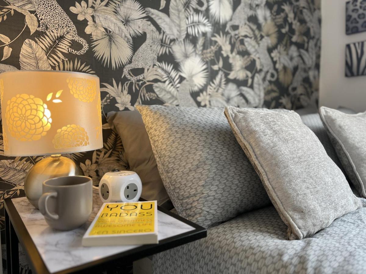 Modernised Central Wigan Townhouse Sleeps Up To 6 Εξωτερικό φωτογραφία