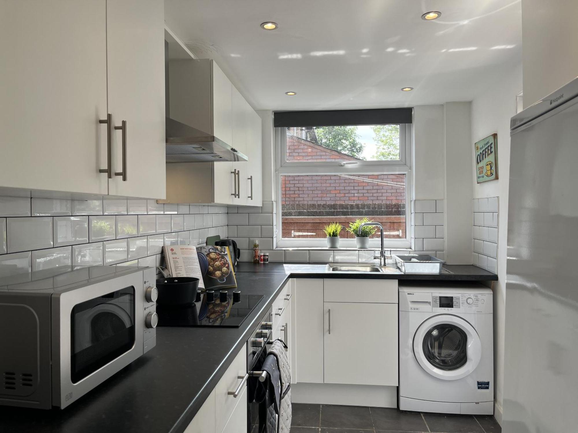 Modernised Central Wigan Townhouse Sleeps Up To 6 Εξωτερικό φωτογραφία