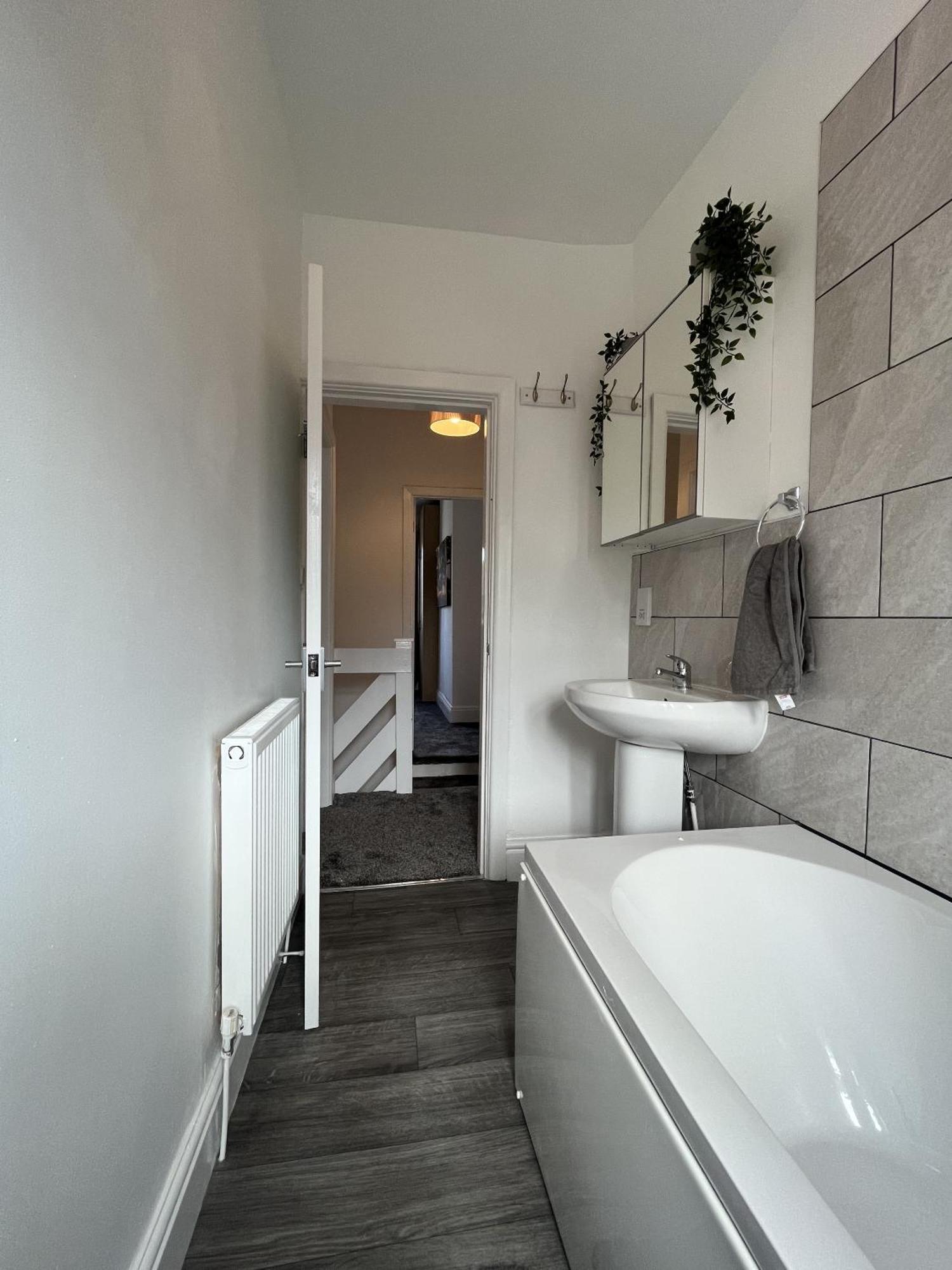 Modernised Central Wigan Townhouse Sleeps Up To 6 Εξωτερικό φωτογραφία