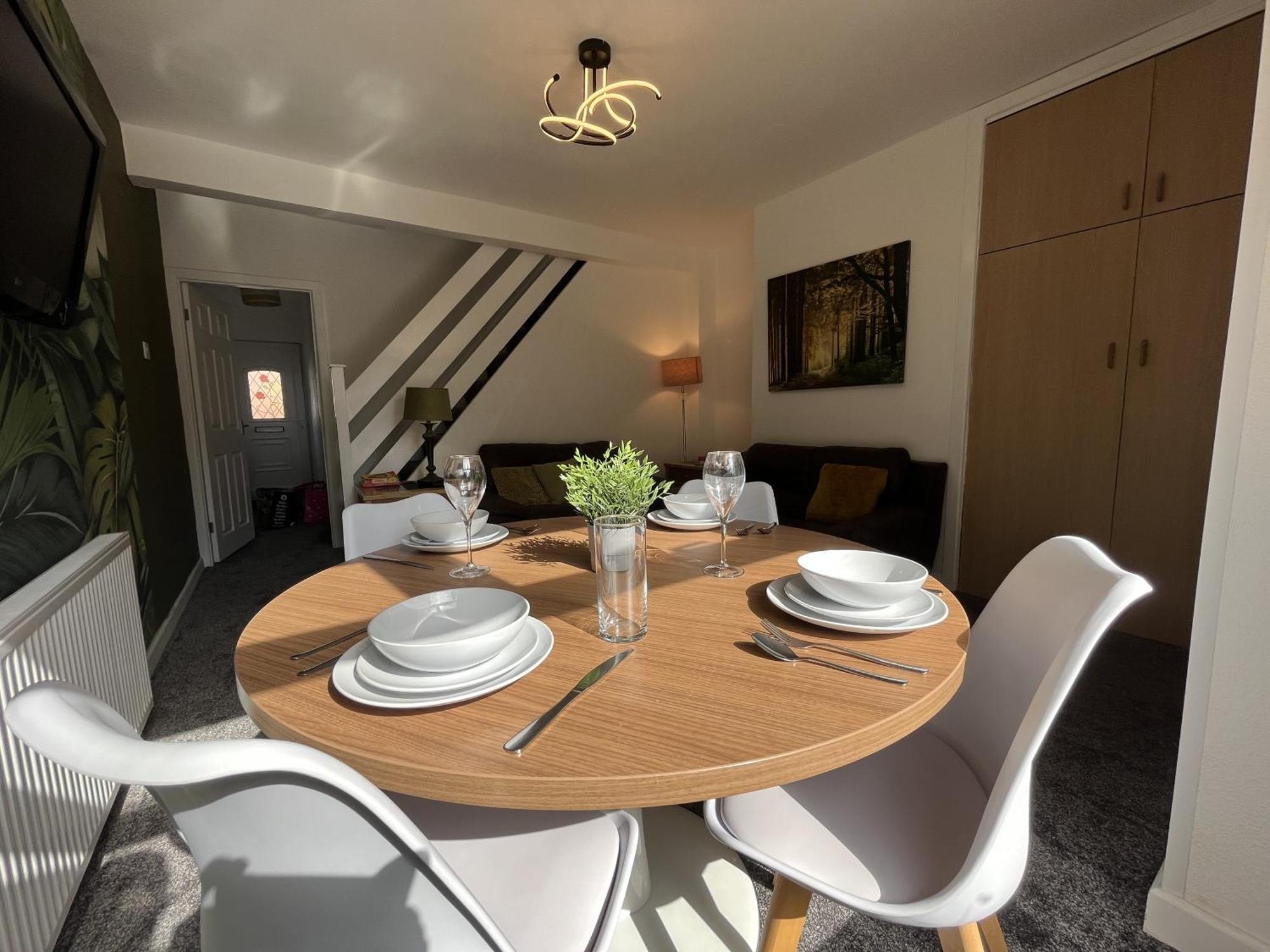 Modernised Central Wigan Townhouse Sleeps Up To 6 Εξωτερικό φωτογραφία