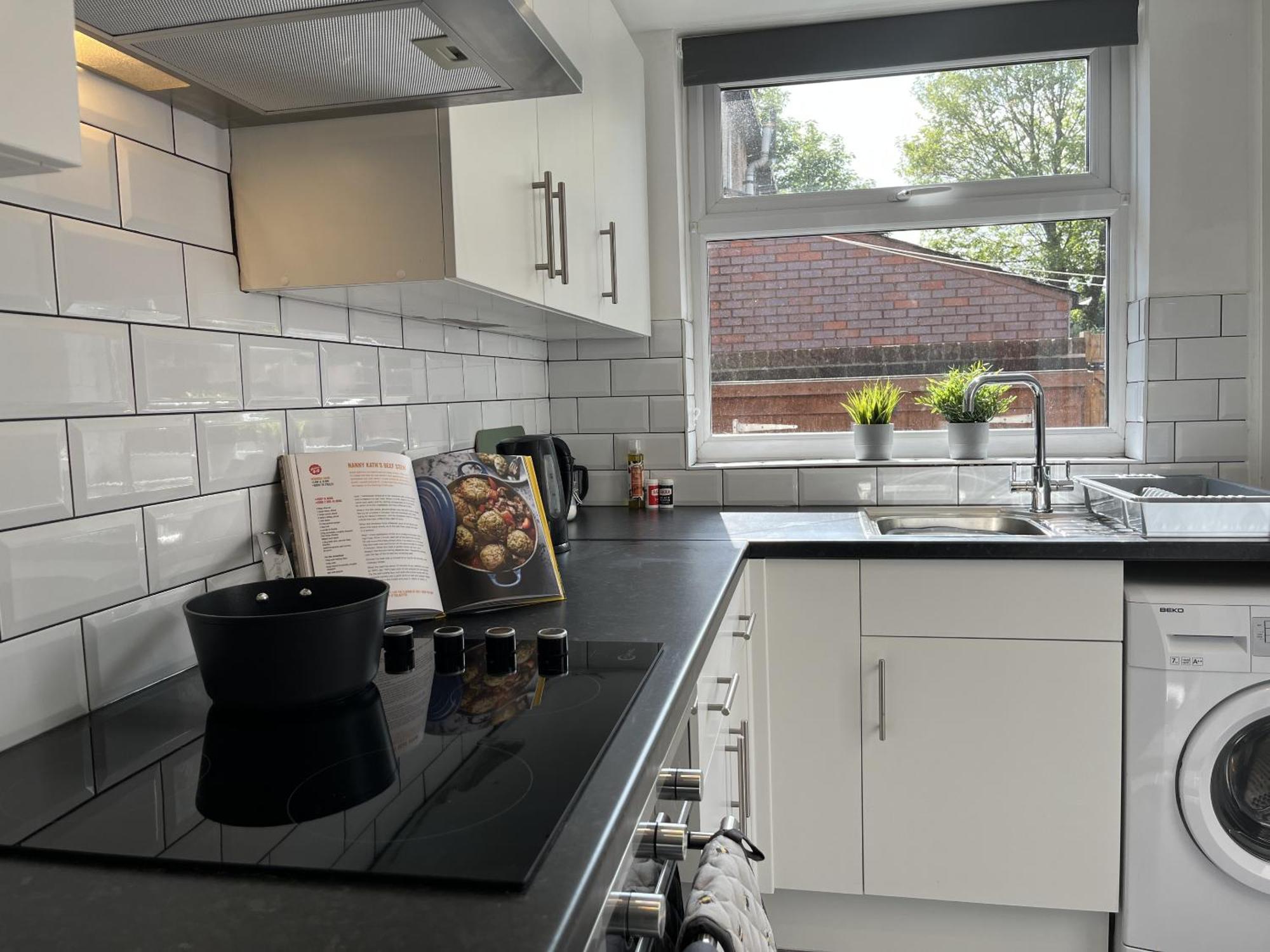 Modernised Central Wigan Townhouse Sleeps Up To 6 Εξωτερικό φωτογραφία